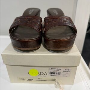 Cordani Donna in bronzeLeather Wedge Sandals size 39/9. Excellent condition.